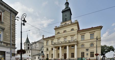 "Stąpanie po cienkim lodzie". Ratusz zdjął ukraińską flagę