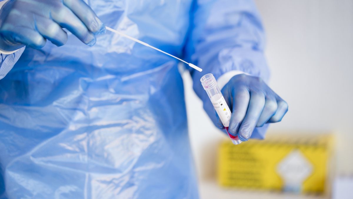 WHO ostrzega przed nowym wariantem koronawirusa 