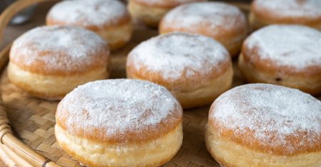 Pączki z piekarnika bez grama tłuszczu. Specjalny przepis na tłusty czwartek