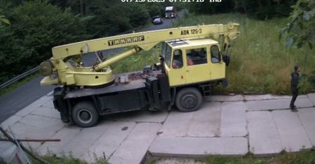 Policja rozprawia się z aktywistami. Interwencja na blokadzie koło Arłamowa