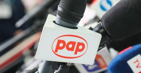 PiS okupuje nie tylko TVP. "Nie pozwalali podejść. Zamówili sobie pizzę"