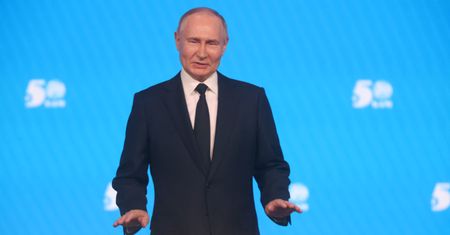 Działo się w nocy. Zaprzysiężenie Putina. Francja się wyłamuje