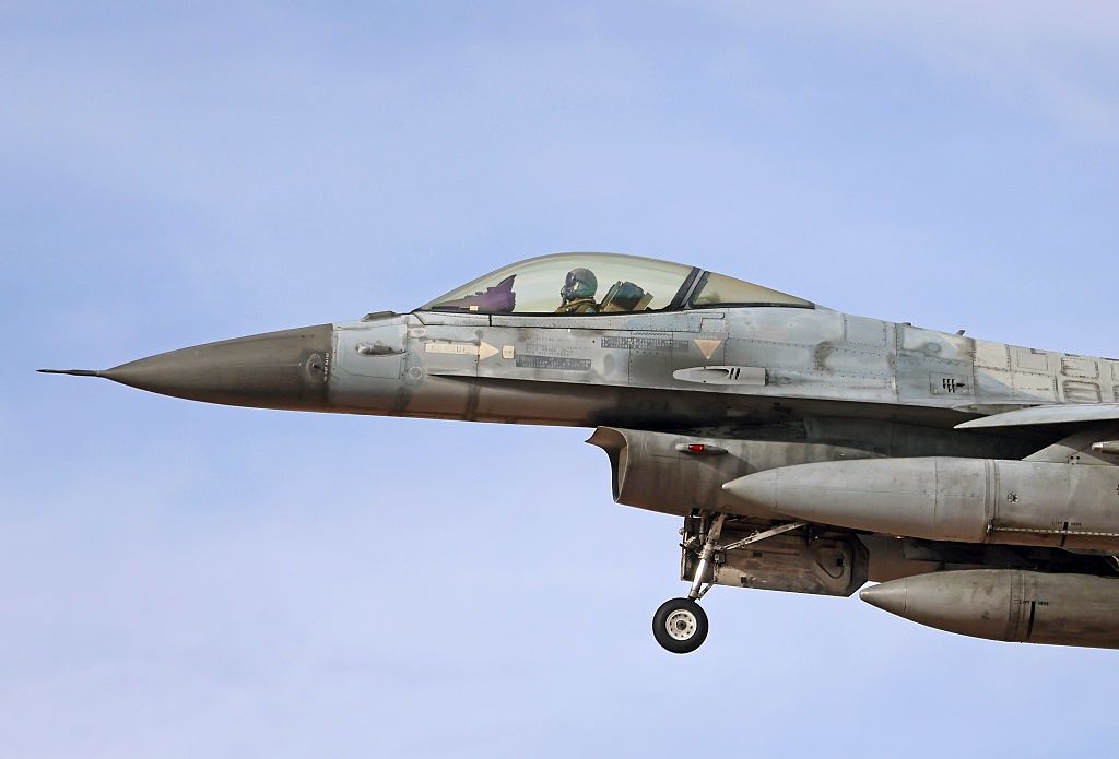 Myśliwce F-16 w Rumunii: systemy radarowe wykryły cele