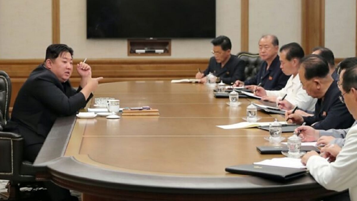 Kim Dzong Un podczas spotkania.