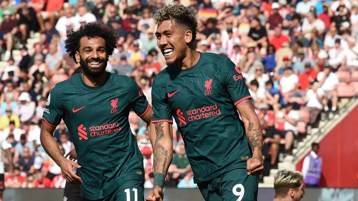 Mohamed Salah (z lewej) i Roberto Firmino