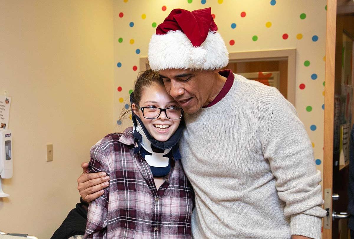 Barack Obama odwiedził w szpitalu chore dzieci. Wcielił się w nową rolę