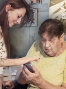 Najpiękniejszy prezent dla babci? Influencerka użyła AI