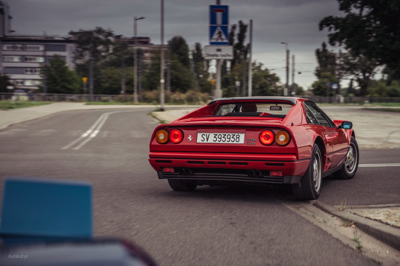 Ferrari 328 GTB (1989) vs Ferrari GTB Turbo (1989) (fot. Błażej Żuławski)