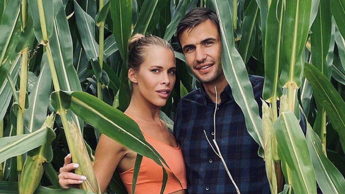 Bieniuk z partnerką