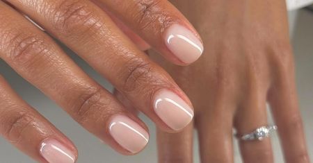 Kobiety szaleją za waniliowym manicure. Klasa sama w sobie