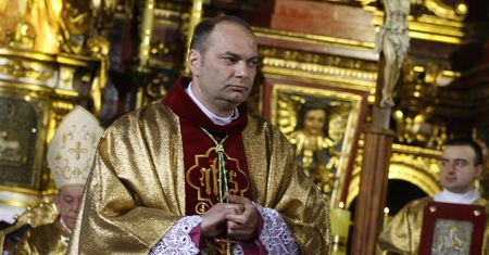 Zrezygnował po aferze w Dąbrowie Górniczej. Teraz zastąpił biskupa