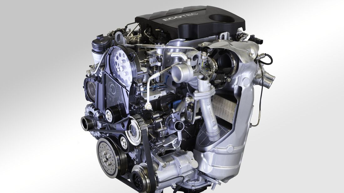 Silnik, którego osprzęt obsługiwany jest za pomocą paska