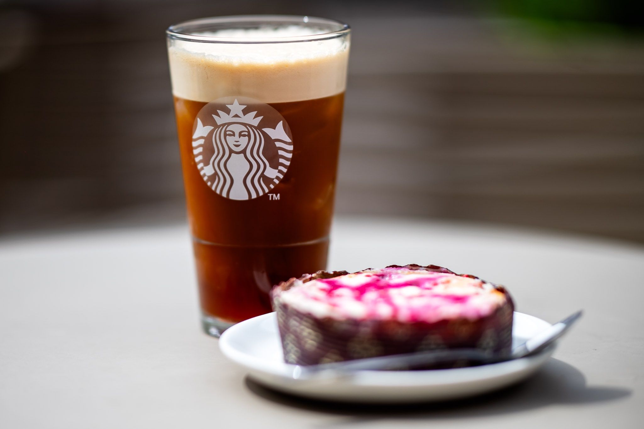 Letnie nowości zawitały do Starbucks. 