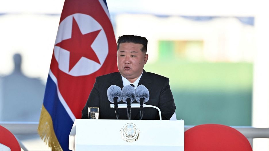 Archiwum zagraniczne East News 2025-04
This picture taken on April 25, 2025 and released from North Korea's official Korean Central News Agency (KCNA) on April 26, 2025 shows North Korean leader Kim Jong Un giving a speech during the launch ceremony of a newly-built destroyer at the Nampo port in Nampo. North Korea has unveiled a new warship it claims is a destroyer armed with the "most powerful weapons", at a launch ceremony attended by leader Kim Jong Un, state media said on April 26. (Photo by KCNA VIA KNS / AFP) / South Korea OUT / ---EDITORS NOTE--- RESTRICTED TO EDITORIAL USE - MANDATORY CREDIT "AFP PHOTO/KCNA VIA KNS" - NO MARKETING NO ADVERTISING CAMPAIGNS - DISTRIBUTED AS A SERVICE TO CLIENTS / THIS PICTURE WAS MADE AVAILABLE BY A THIRD PARTY. AFP CAN NOT INDEPENDENTLY VERIFY THE AUTHENTICITY, LOCATION, DATE AND CONTENT OF THIS IMAGE --- /
STR