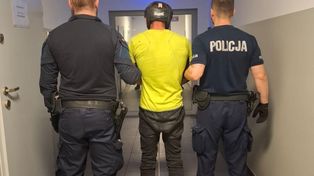 Stargard: Zamknął się w aucie, próbował przejechać policjanta