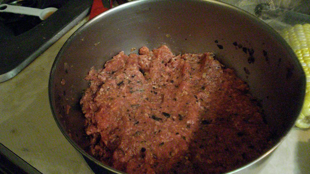 Surowe mięso mielone z bizona