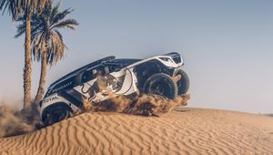 Rajd Dakar: Samochody - trudno wskazać faworyta