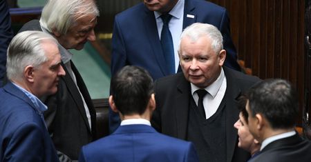 Podwyżki dla posłów i samorządowców. Terlecki zdradził termin prac nad projektami PiS i KO