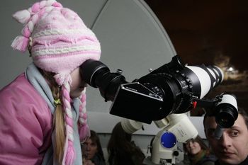 Truskawkowa pełnia Księżyca w czerwcu. Sprawdź, jaka jest aktualna faza Księżyca - kalendarz księżycowy na 2025