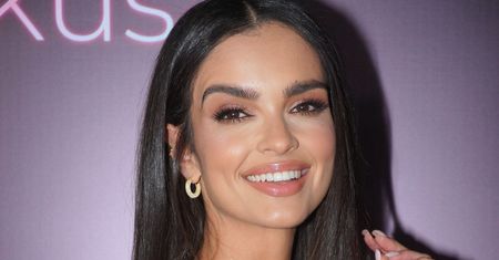 Klaudia El Dursi w złotym bikini. Rzuciła internautów na kolana