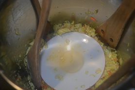 Najzdrowszy nawyk. Niestety zamiast pić, wylewamy ją do zlewu