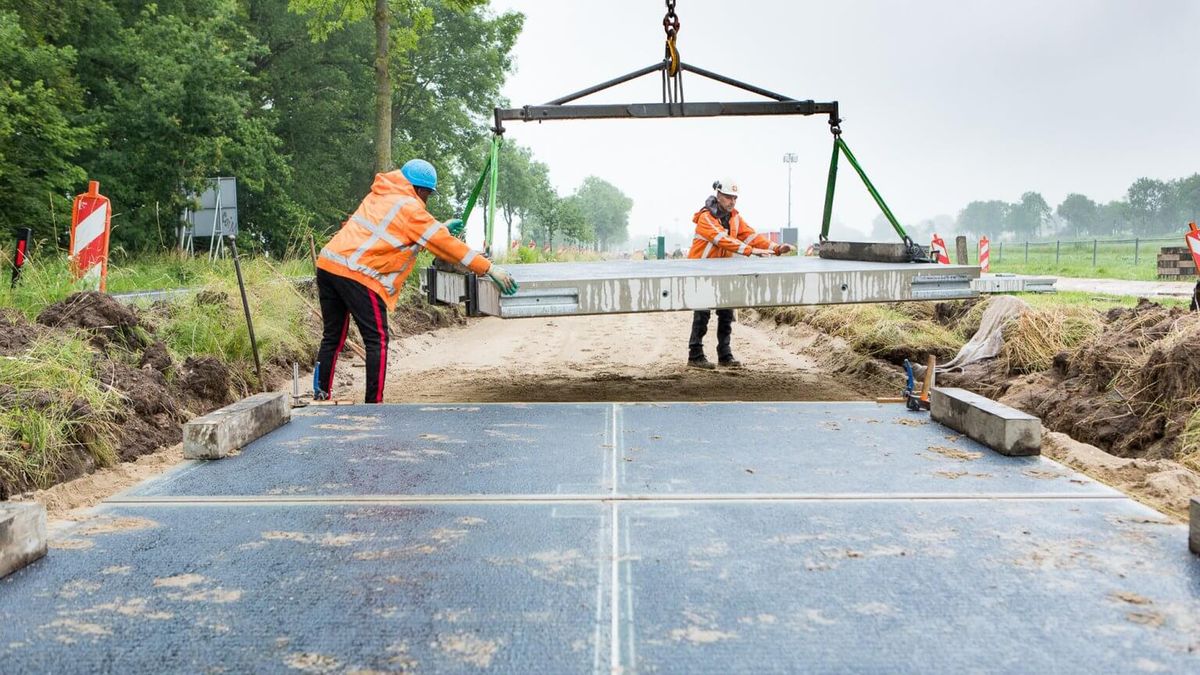Powstaje droga wyłożona panelami fotowoltaicznymi 1