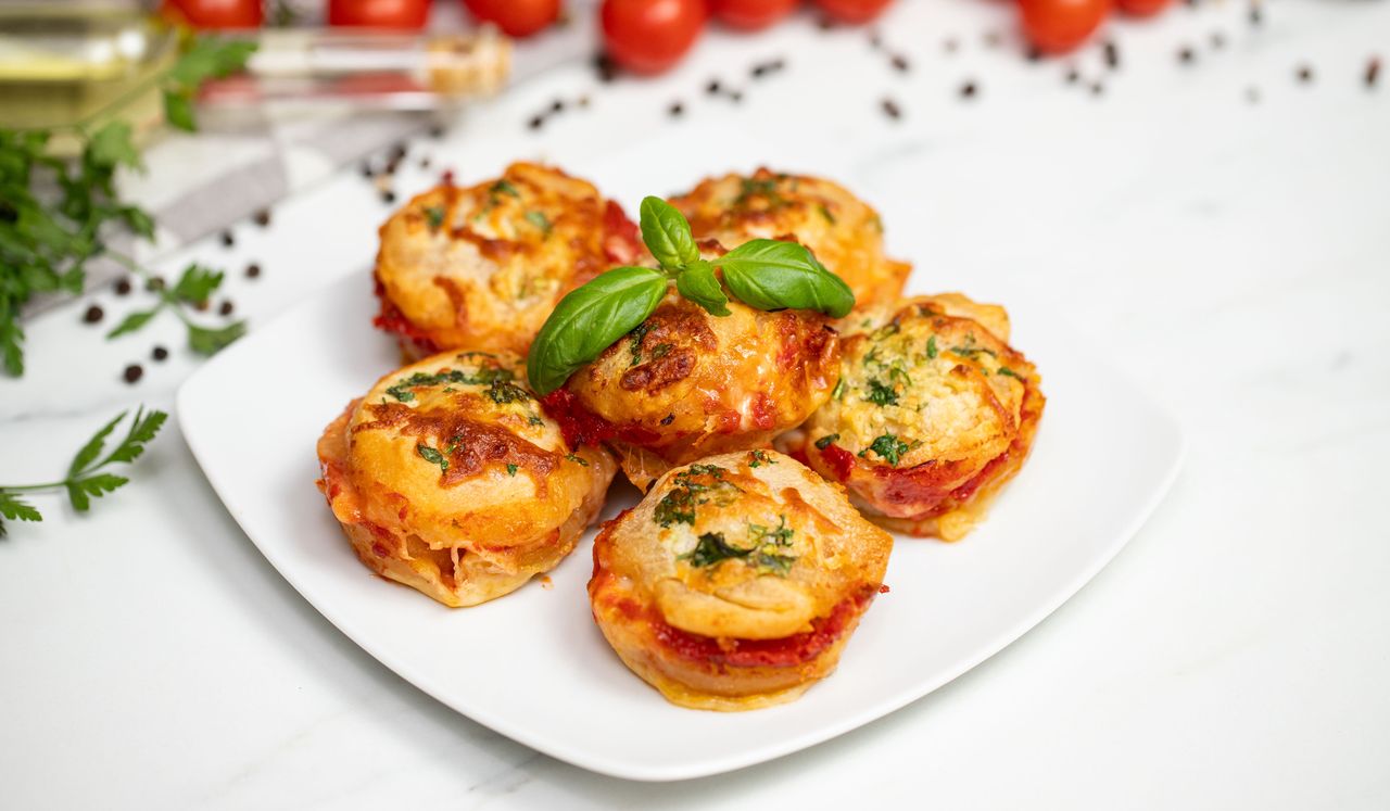 A slice of Italy in a bite: Delicious pizza cupcakes recipe