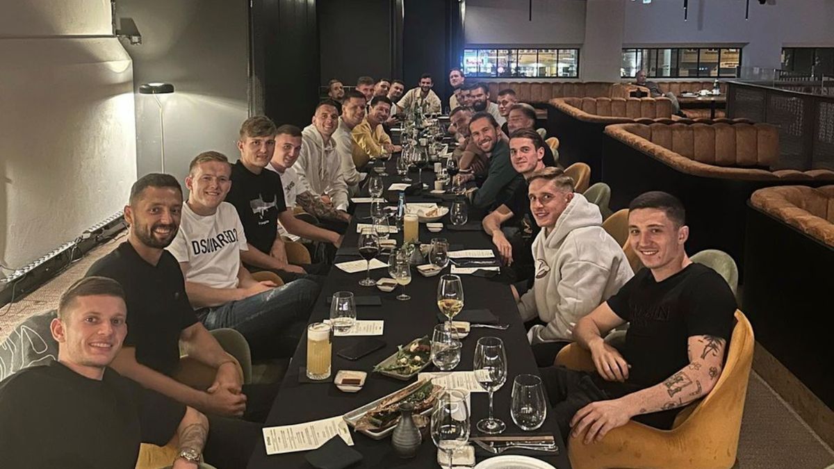 Zdjęcie okładkowe artykułu: Instagram / Instagram/Wojciech Szczęsny / Na zdjęciu: reprezentacja Polski podczas wspólnej kolacji