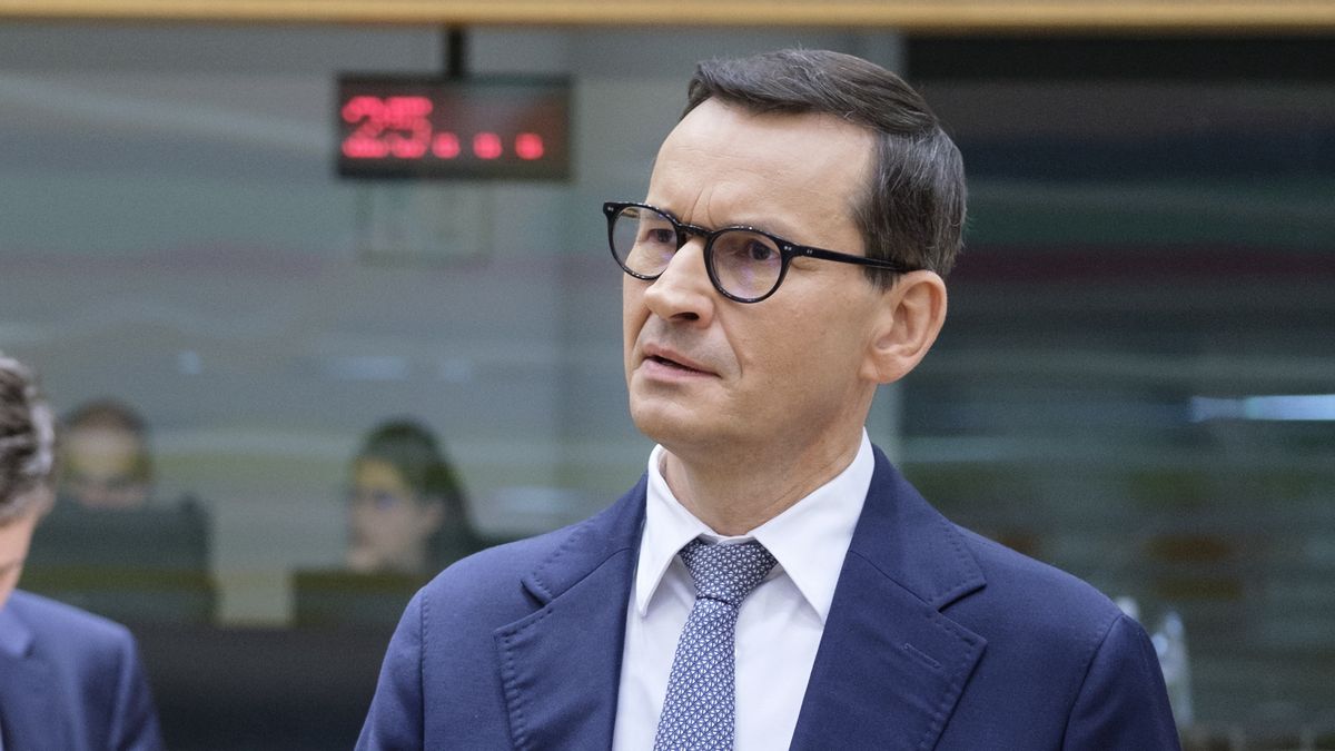 BRUSSELS, BELGIUM - OCTOBER 26: Romanian President Klaus Werner Iohannis (L) is talking with the Polish Prime Minister Mateusz Morawiecki (R) prior an EU Summit on October 26, 2023 in Brussels, Belgium. After days spent deliberating on the language in their statement in support of both Israel's right to defend as well as raising concern for Palestinian civilians in Gaza, the EU leaders are set to push for humanitarian aid corridors into besieged Gaza. On October 7, Hamas launched a deadly attack in southern Israel that sparked a retaliatory siege of Gaza. (Photo by Thierry Monasse/Getty Images)