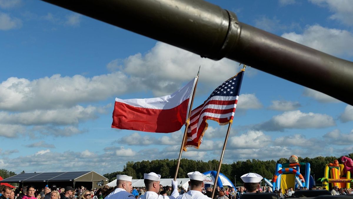 Zdaniem Jacka Sasina, Polskę stać na budowę amerykańskich baz.