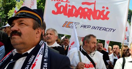Przywileje związkowe. 7,5 tysiąca brutto na etacie związkowca w PKP