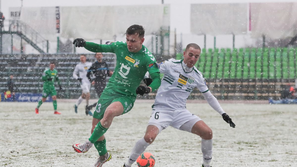 Newspix / JAKUB PIASECKI / CYFRASPORT  / Na zdjęciu: mecz Olimpia Grudziądz - Świt Nowy Dwór Mazowiecki 