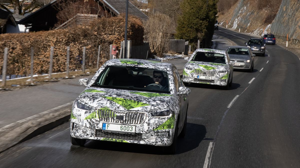 Nowa Skoda Fabia już niebawem zrzuci kamuflaż.