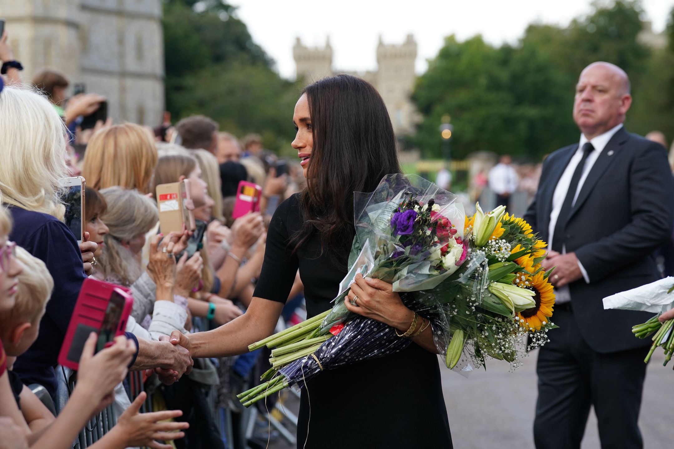 Rodzina królewska pod Zamkiem w Windsorze
