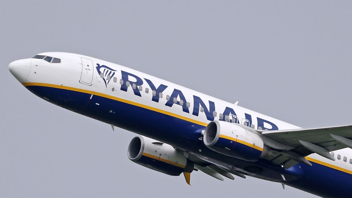 Samolot Ryanair (zdjęcie podglądowe)