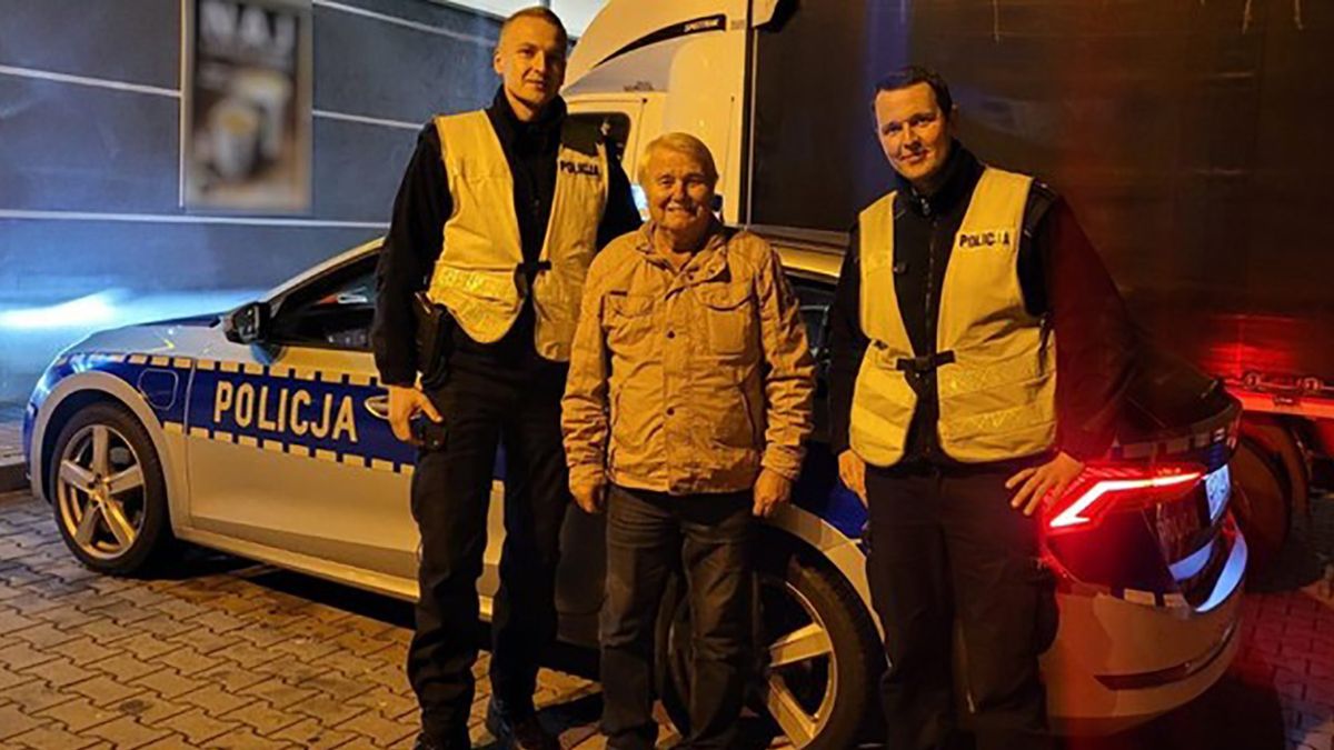 Policjanci zaopiekowali się 70-latkiem do czasu przyjazdu rodziny