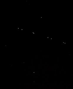 Kosmiczny pociąg przetnie nocne niebo. Starlink znów przeleci nad Polską