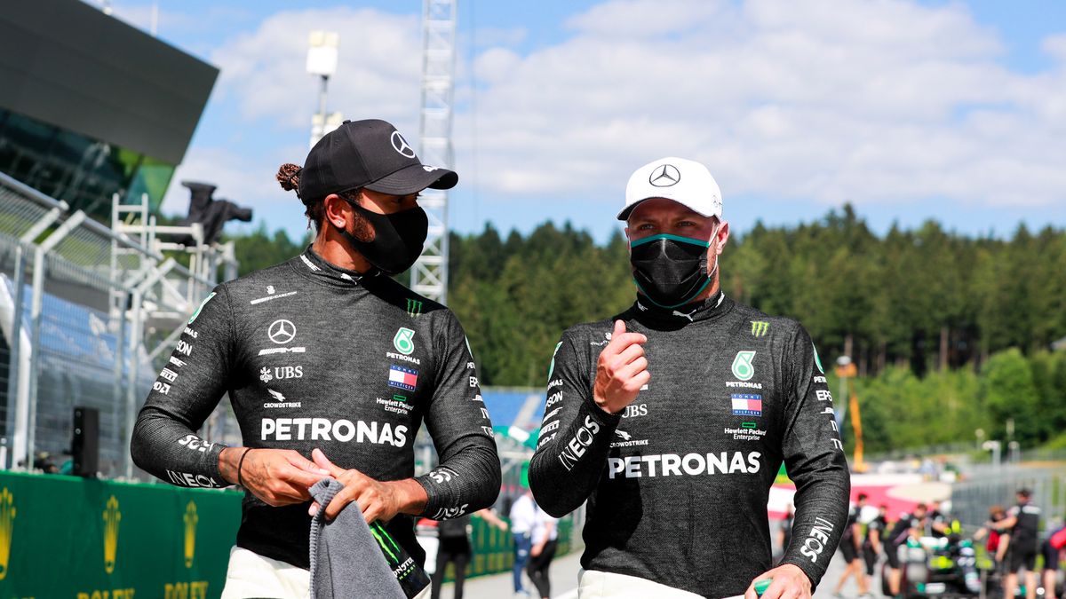 Lewis Hamilton (po lewej) i Valtteri Bottas
