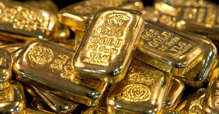 Szaleństwo wokół złota. Jest nowy rekord. Goldman Sachs podnosi prognozę