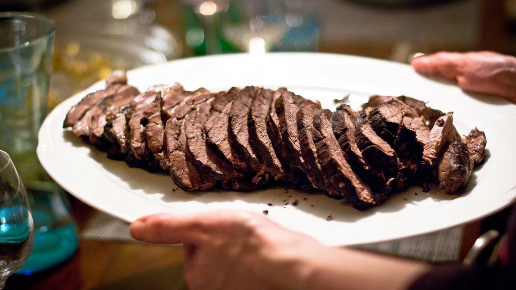 Pieczone mięso z dzika