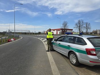 A2. Straż Graniczna zatrzymała przemytnika i nielegalnego imigranta