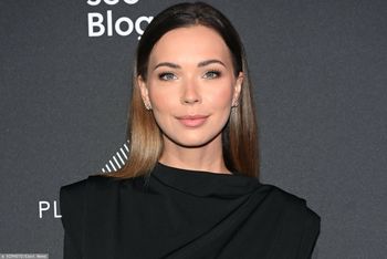 Kubicka w odważnej stylizacji. Zamiast klasycznej koszuli postawiła na przezroczysty gorset