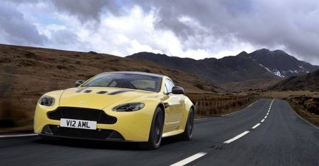 2013 Aston Martin V12 Vantage S – rozpakowany prezent