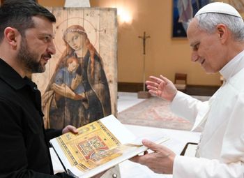 Zełenski spotkał się z papieżem. Oto co wręczył Leonowi XIV