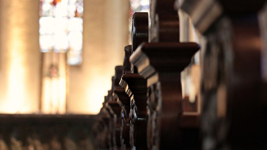 Koronawirus w Polsce. Zakażona kobieta zemdlała w trakcie mszy (zdjęcie ilustracyjne)