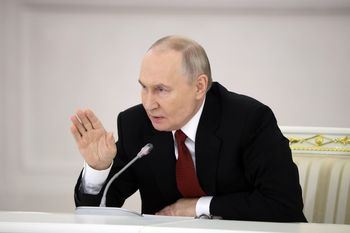 Bruksela dokręca śrubę Moskwie. Nowy limit cen ropy