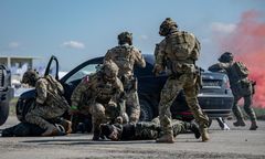 Uwaga w Warszawie. GROM będzie na ulicach