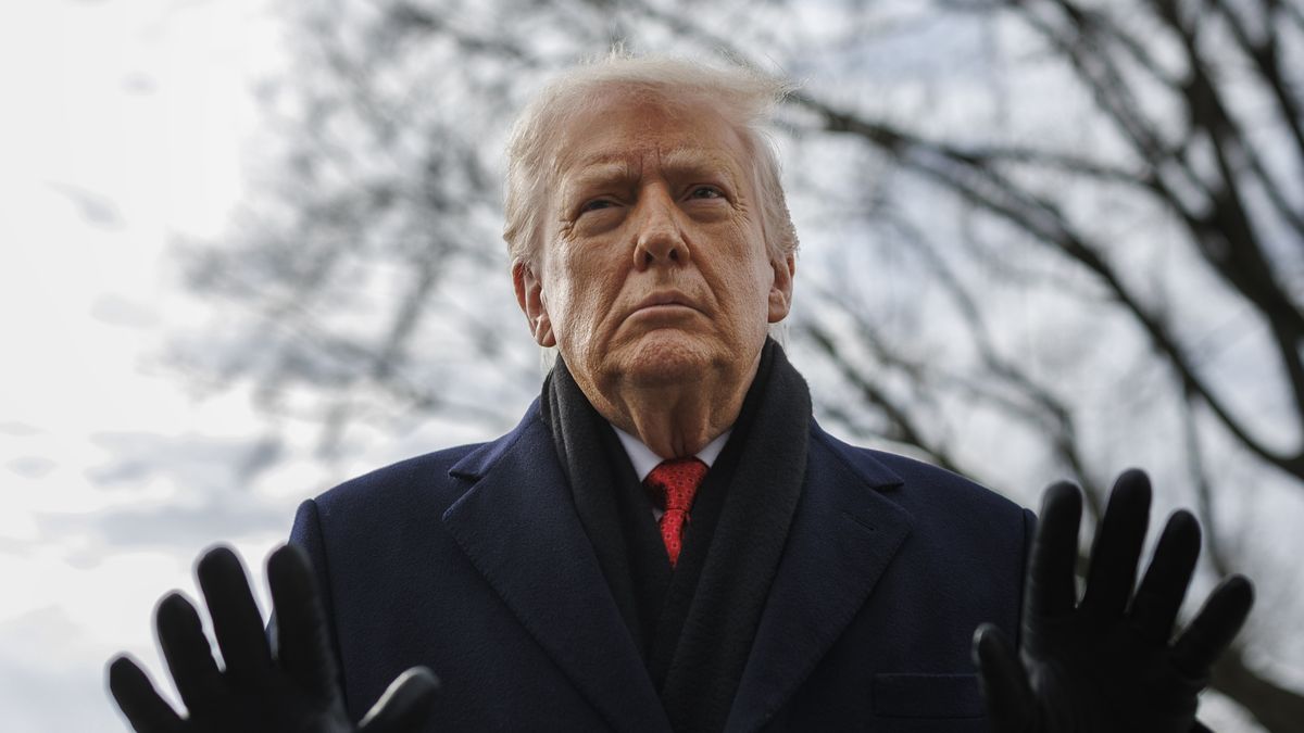 WASHINGTON, DC - JANUARY 16: President Donald Trump speaks to reporters on the South Lawn before boarding Marine One at the White House on January 16, 2026 in Washington, DC. The President is expected to travel to Florida where he will remain for the weekend. (Photo by Tom Brenner/Getty Images)