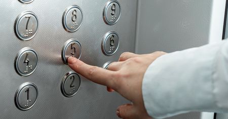 Tragedia w Moskwie. W prestiżowym hotelu zerwała się winda