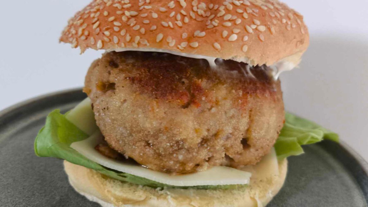 Burger z kotletem mielonym - Pyszności